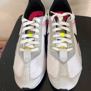 Men’s Nike air max pre-day running shoes